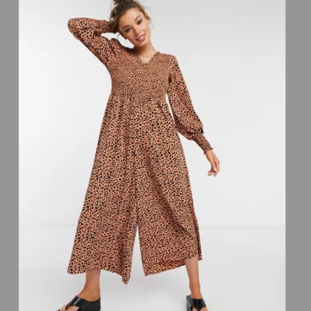 Unworn! ASOS DESIGN shirred bodice V-neck jumpsuit in animal print
